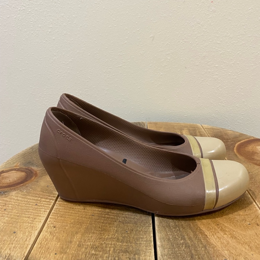 Crocs wedge cap toe shoes